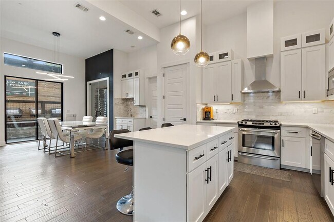 2917 E 13th St in Austin, TX - Building Photo - Building Photo