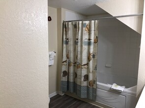 4010 Santa Maria Dr in Kissimmee, FL - Building Photo - Building Photo