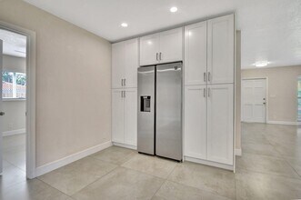 1060 NW 6th Terrace in Boca Raton, FL - Building Photo - Building Photo