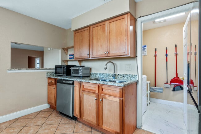 333 Amador Cir in Orlando, FL - Building Photo - Building Photo