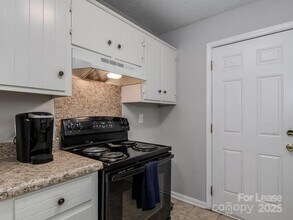 2611 Holton Ave in Charlotte, NC - Building Photo - Building Photo