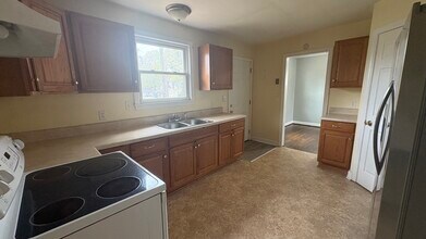 142 Overbrook Cir in Spartanburg, SC - Building Photo - Building Photo