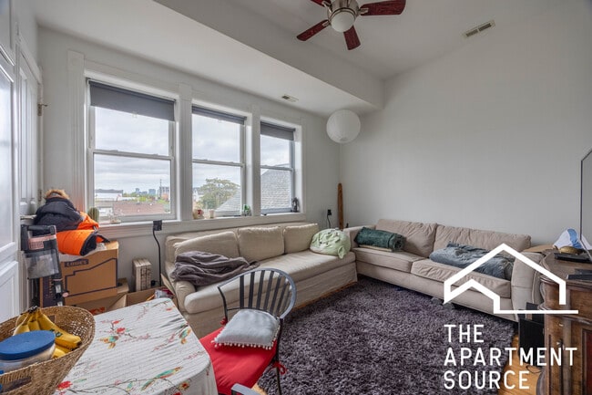 1653 S Throop St, Unit 3F