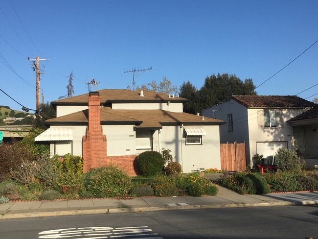 500 Fortuna Ave in San Leandro, CA - Building Photo - Building Photo
