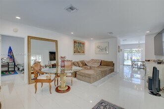 2601 NE 11th Ct in Fort Lauderdale, FL - Building Photo - Building Photo