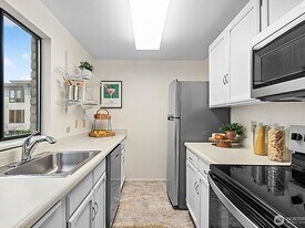 610 Aloha St in Seattle, WA - Building Photo