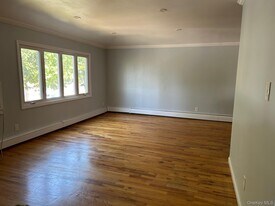 149-99 253rd St in Queens, NY - Building Photo