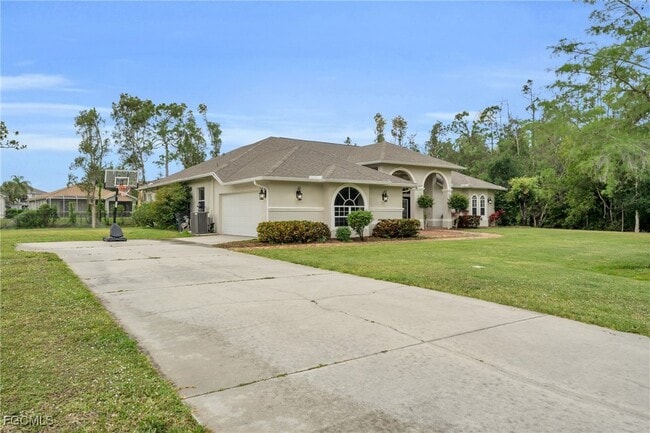 11435 Plantation Rd in Ft. Myers, FL - Building Photo - Building Photo