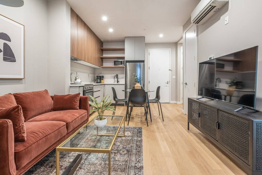 583 Lorimer St in Brooklyn, NY - Building Photo