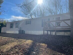 134 Oak Tree Park in Canton, NC - Building Photo - Building Photo