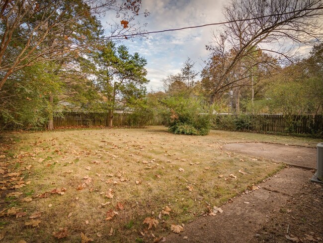 1208 Perkins Terrace in Memphis, TN - Building Photo - Building Photo