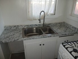 712 Park St in Paso Robles, CA - Building Photo