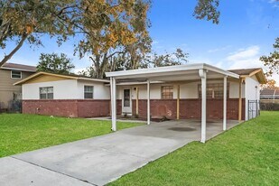 1112 N Parsons Ave in Brandon, FL - Building Photo