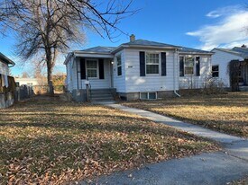 214 E Jackson Ave in Riverton, WY - Building Photo
