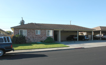 2122-2162 Aza Dr in Santa Clara, CA - Building Photo - Building Photo