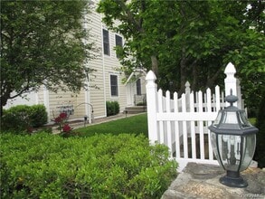 29 Carpenter Ave in Mt Kisco, NY - Building Photo - Building Photo