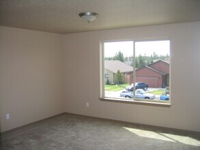 16452 Heath Dr in La Pine, OR - Building Photo - Building Photo
