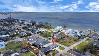710 Kipp Ave in Kemah, TX - Building Photo - Building Photo