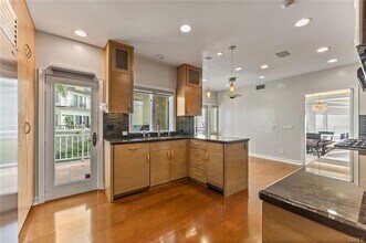 1800 E Ocean Blvd in Long Beach, CA - Building Photo - Building Photo