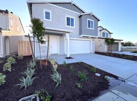 18415 Waterfront Wy in Lathrop, CA - Building Photo