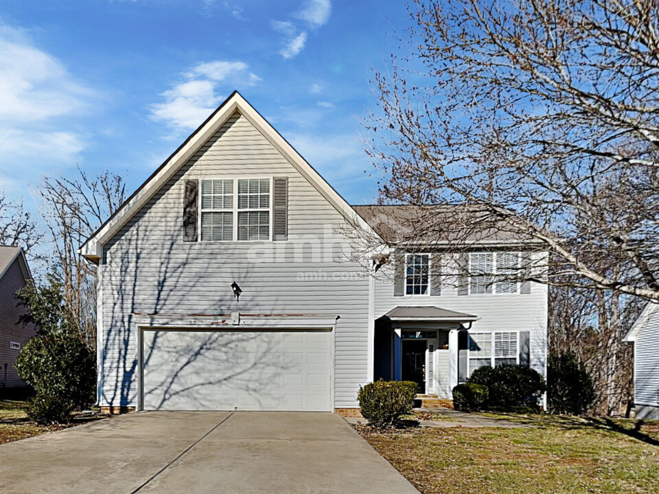 724 Pecan Ridge Cir in Kernersville, NC - Building Photo