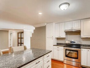 124 Wareham Ln in Schaumburg, IL - Building Photo - Building Photo