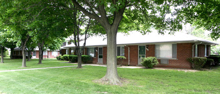 Apartments On Crooks in Clawson, MI - Building Photo - Building Photo