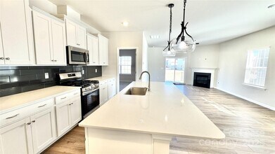 1627 Swallow Tail Dr in Belmont, NC - Building Photo - Building Photo