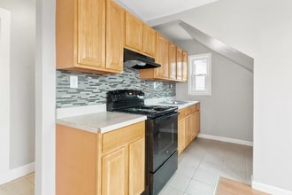 196 Shephard Ave, Unit 3 in Newark, NJ - Building Photo - Building Photo