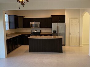 991 Via Gandalfi in Henderson, NV - Building Photo - Building Photo