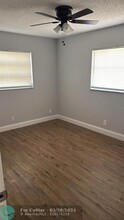 1025 S L St in Lake Worth Beach, FL - Building Photo - Building Photo