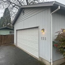 228 SW Westholm Ave in Grants Pass, OR - Building Photo - Building Photo