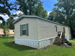 206 Mt Pilot Mhp Dr in Taylorsville, NC - Building Photo - Building Photo