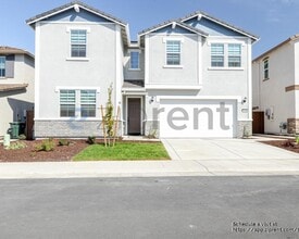 7041 Nystrom Wy in Roseville, CA - Building Photo - Building Photo