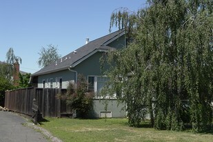22213 Peralta St in Hayward, CA - Building Photo