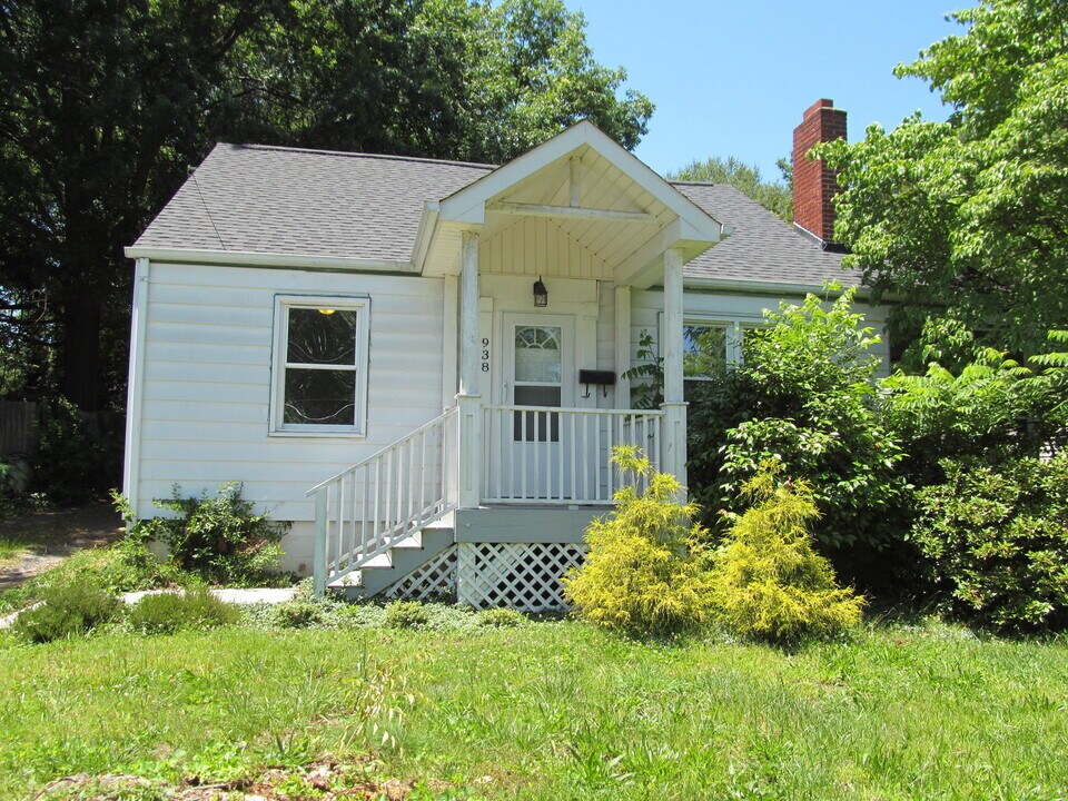938 Lockland Ave in Winston-Salem, NC - Building Photo