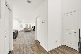 31207 Heddington Ln in Fulshear, TX - Foto de edificio - Building Photo