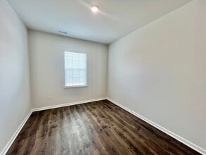 219 Blue Aspen Dr in Fuquay Varina, NC - Building Photo - Building Photo
