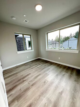 Pacific Apartments in Tacoma, WA - Foto de edificio - Building Photo
