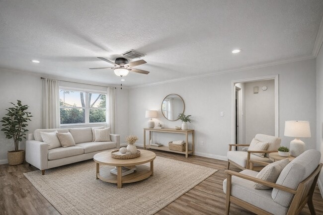 2411 Orange St in Waller, TX - Building Photo - Building Photo