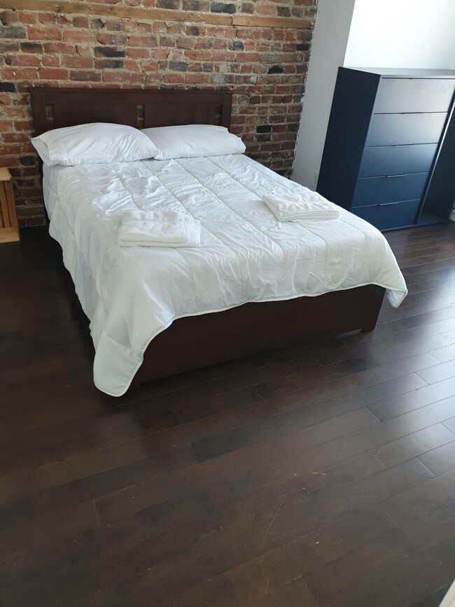 property at 4825 Saint-Urbain Rue