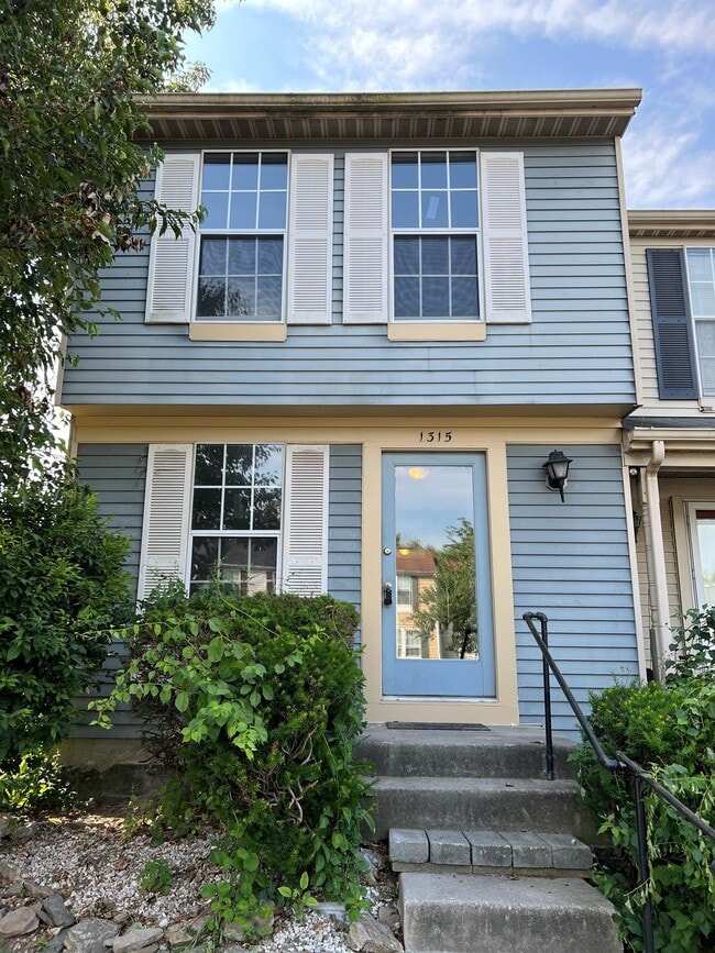 property at 1315 E Spring Meadow Ct