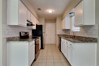 18538 Spinney Ln in Cypress, TX - Building Photo - Building Photo