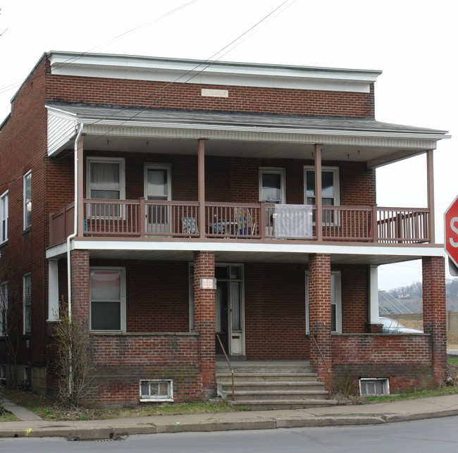 105 Reagan St in Sunbury, PA - Building Photo - Building Photo