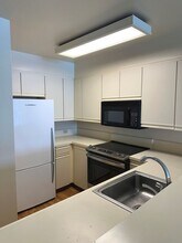 100 South St in Sausalito, CA - Building Photo - Building Photo
