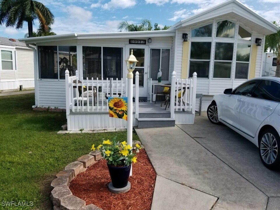 10952 Snowy Egret Cir in Estero, FL - Building Photo