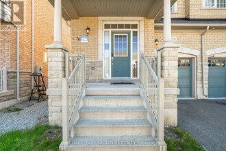 5520 Meadowcrest Ave in Mississauga, ON - Building Photo - Building Photo
