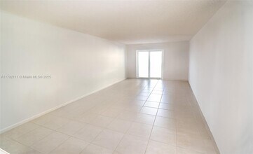 300 Pierce St, Unit 4 in Hollywood, FL - Building Photo - Building Photo