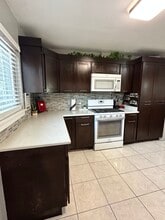 1220 Oakdale St in El Paso, TX - Building Photo - Building Photo