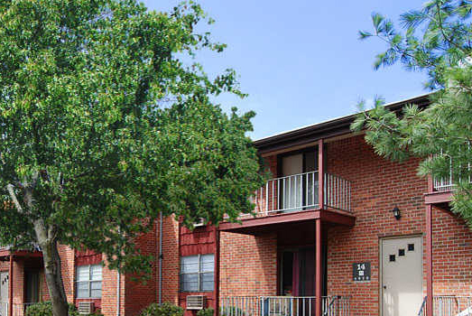 Cedar Arms in Highland Park, NJ - Building Photo